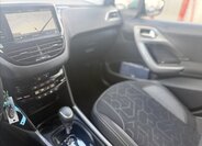 Peugeot 2008 SUV / Terénní 1,2 l 81 kw