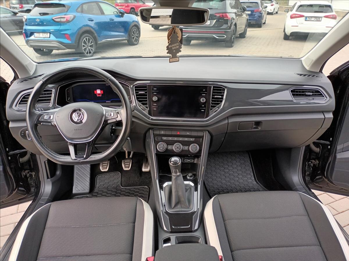 Volkswagen T-Roc SUV / Terénní 1,5 l 110 kw