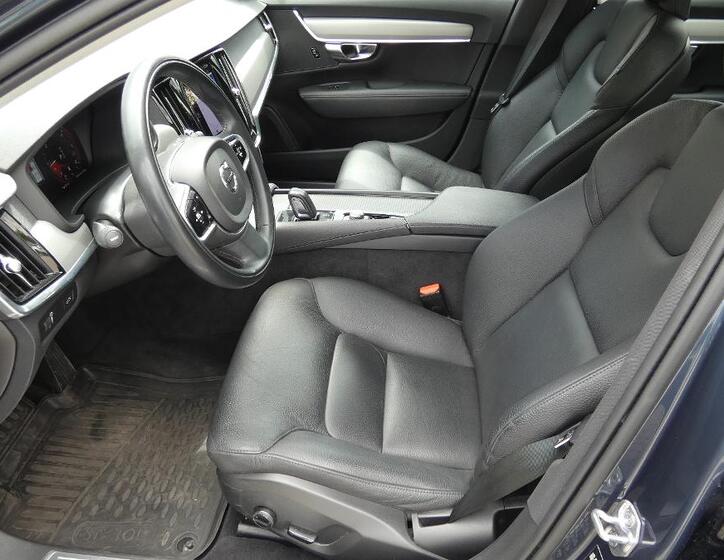 Volvo V90 17