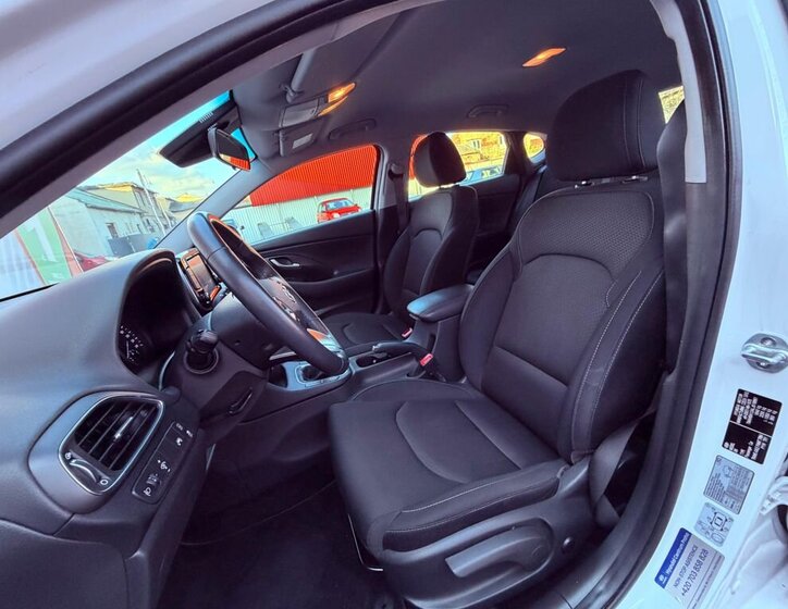 Hyundai i30 Hatchback 1,4 l 103 kw