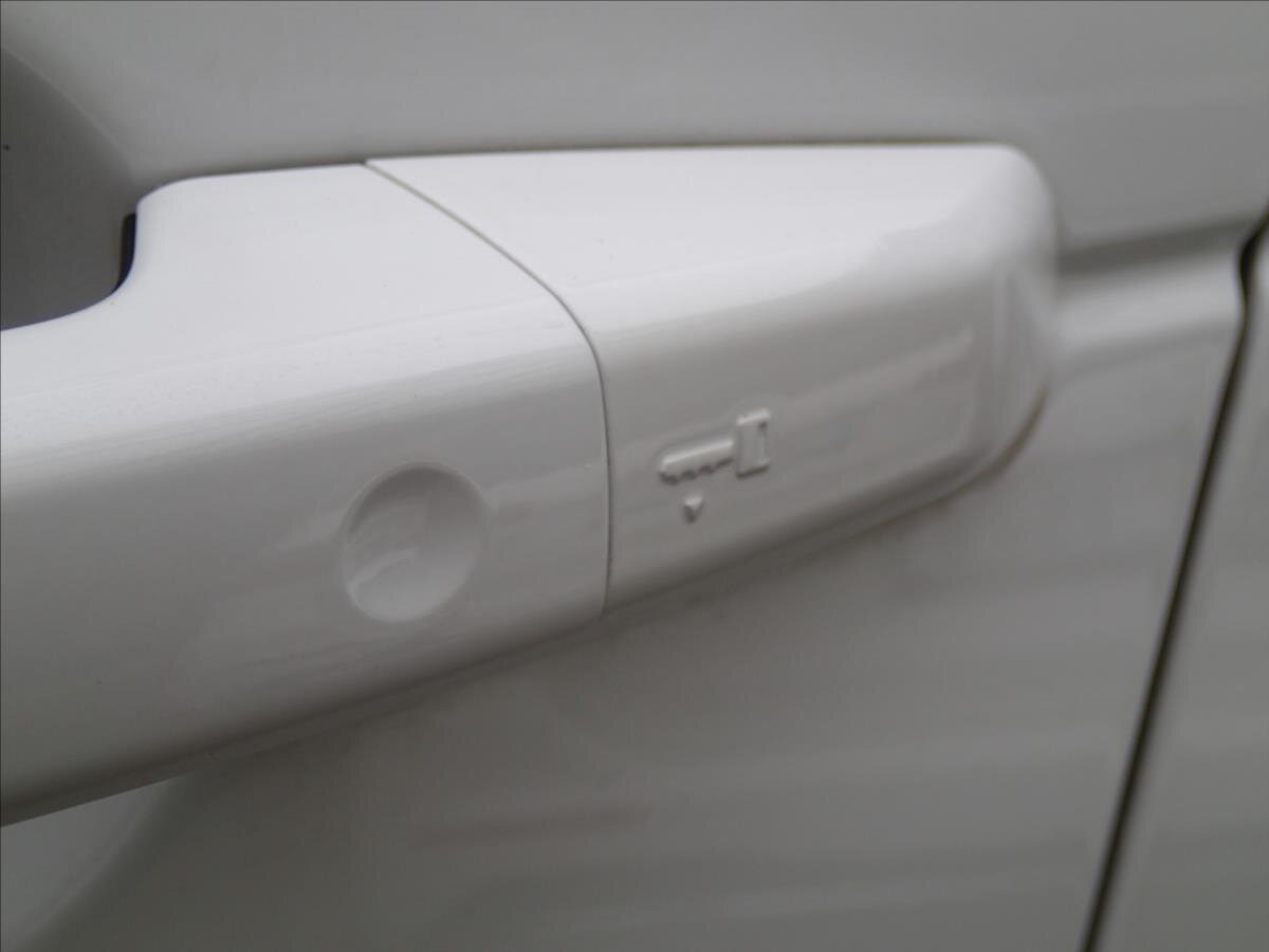 Land Rover Discovery SUV / Terénní 2,0 l 132 kw