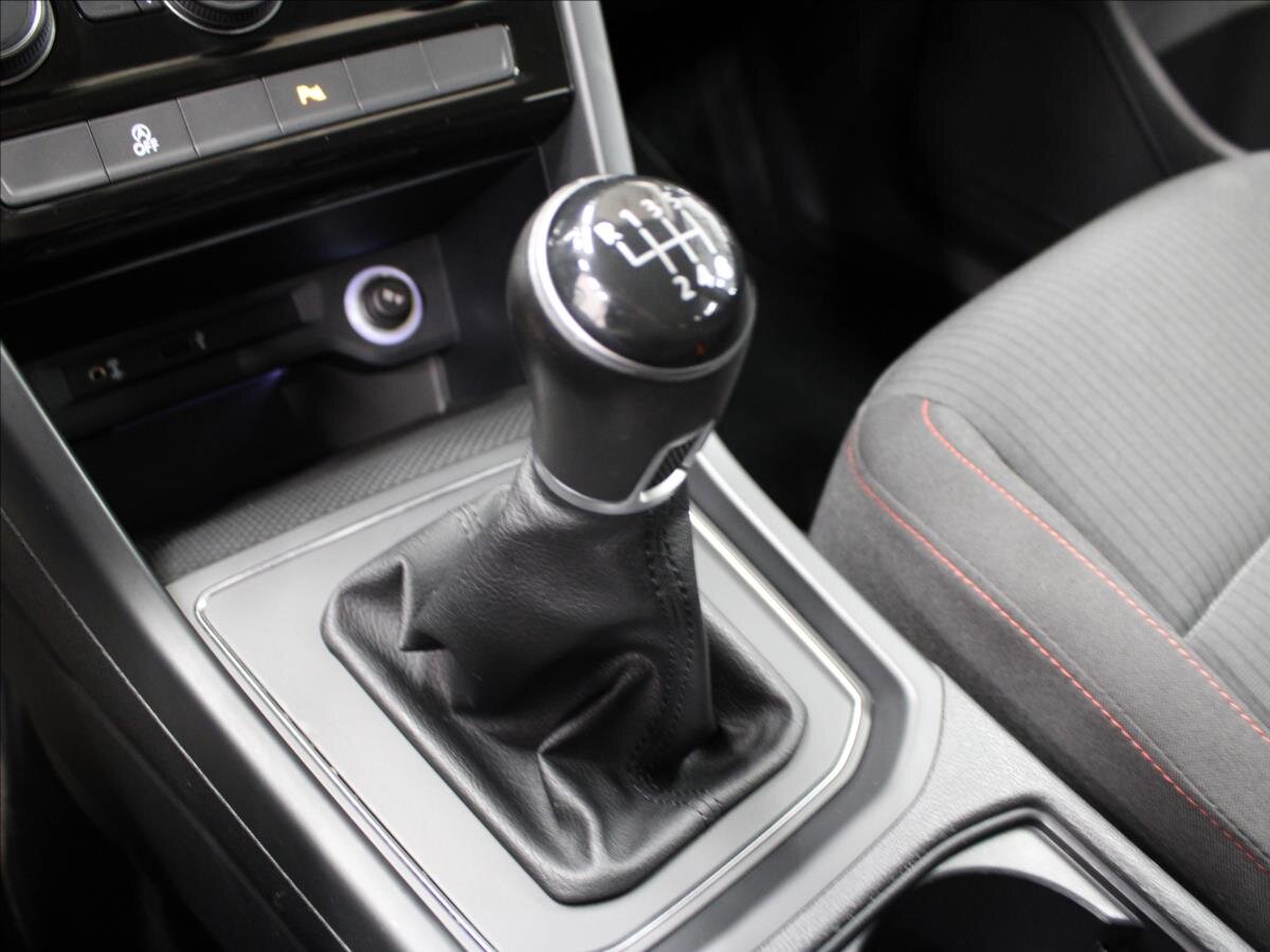 Volkswagen Touran SUV / Terénní 1,2 l 81 kw