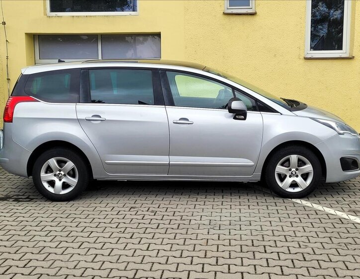 Peugeot 5008 6