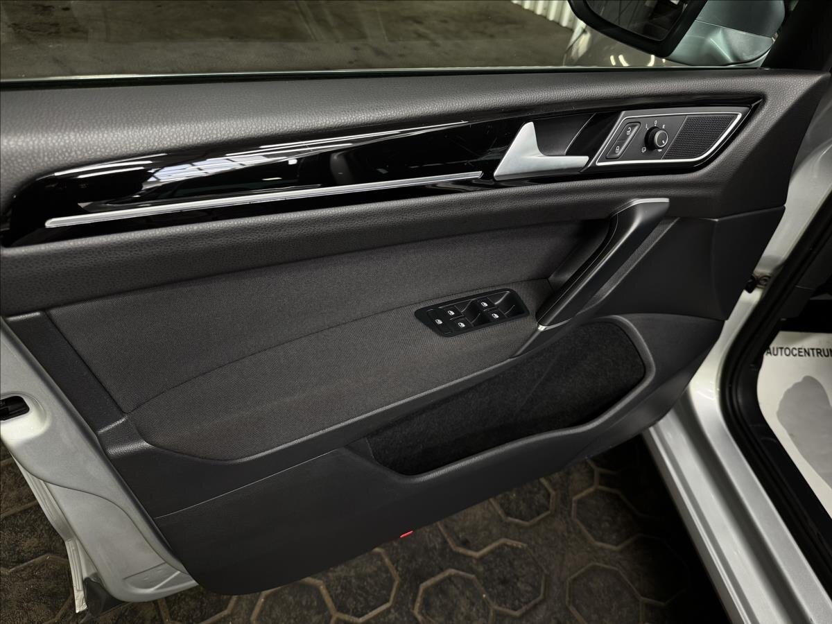 Volkswagen Golf Sportsvan MPV 1,6 l 81 kw