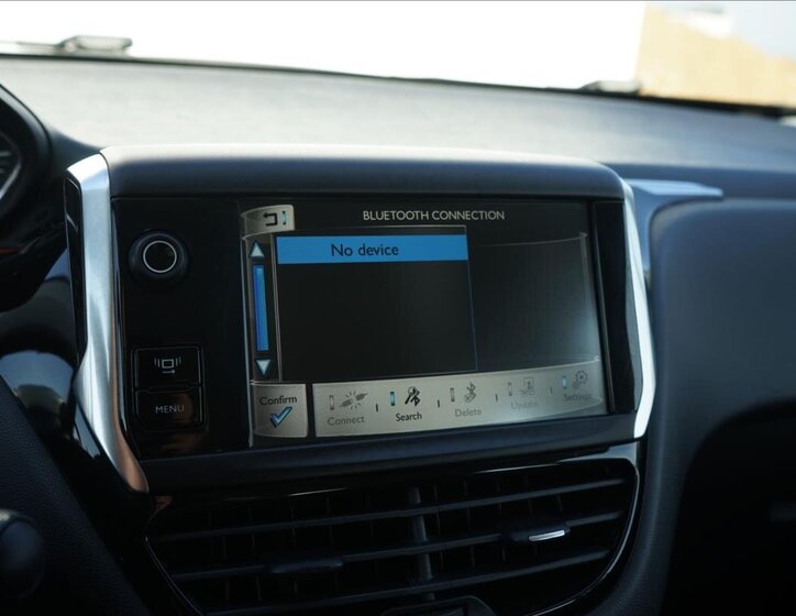 Peugeot 208 Hatchback 1,2 l 60 kw