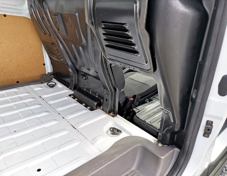 Ford Transit Connect 17