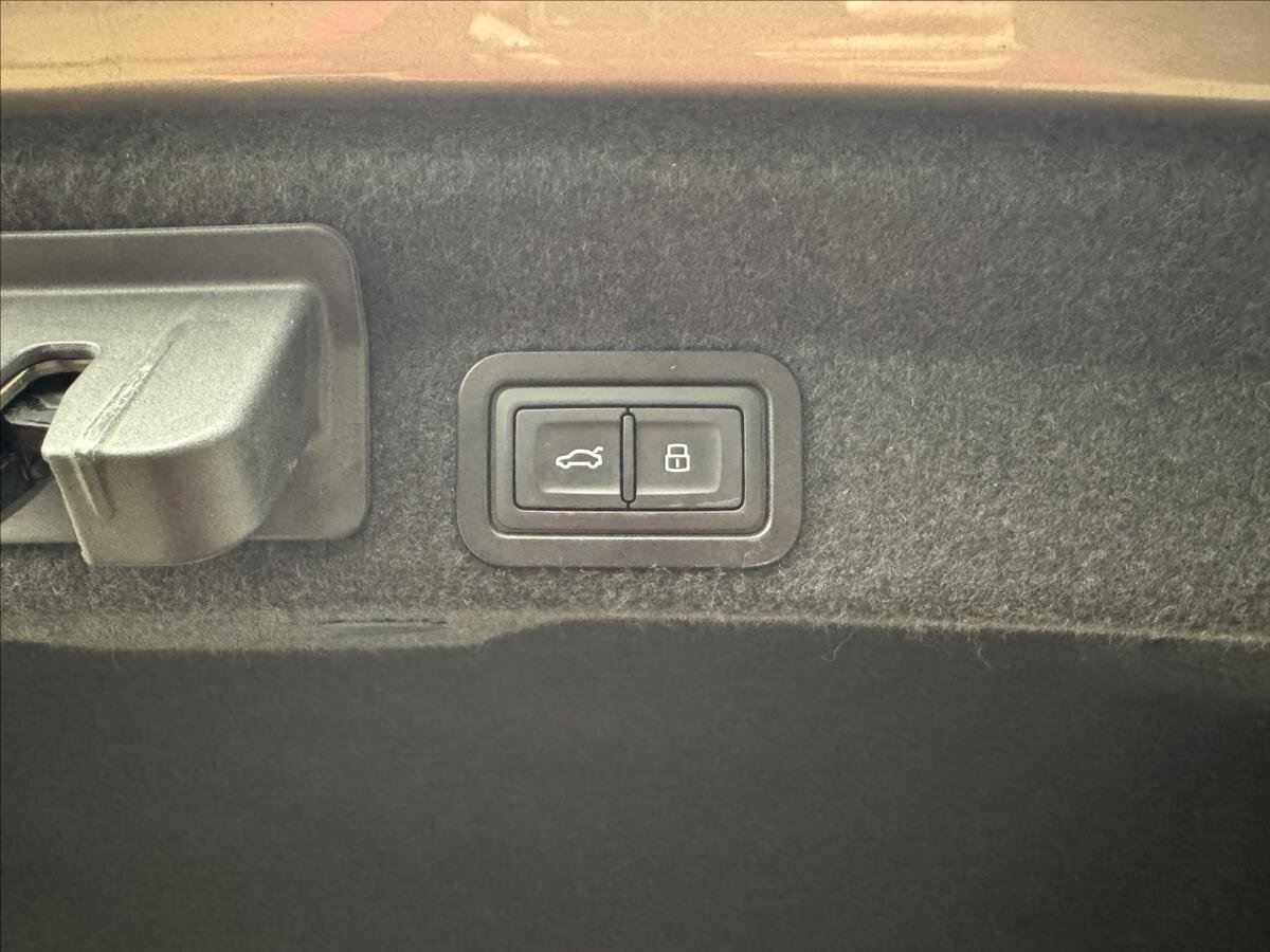 Audi S6 Sedan 3,0 l 257 kw