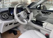 Mercedes-Benz EQE 8