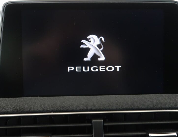 Peugeot 5008 SUV 1,2 l 96 kw