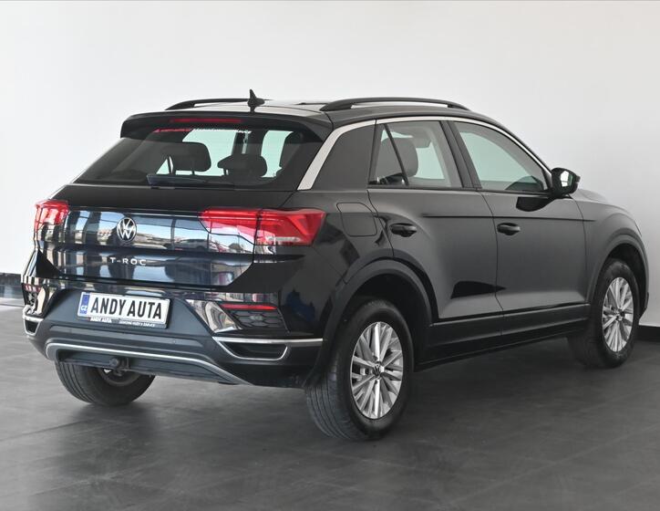 Volkswagen T-Roc 3