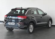 Volkswagen T-Roc 3