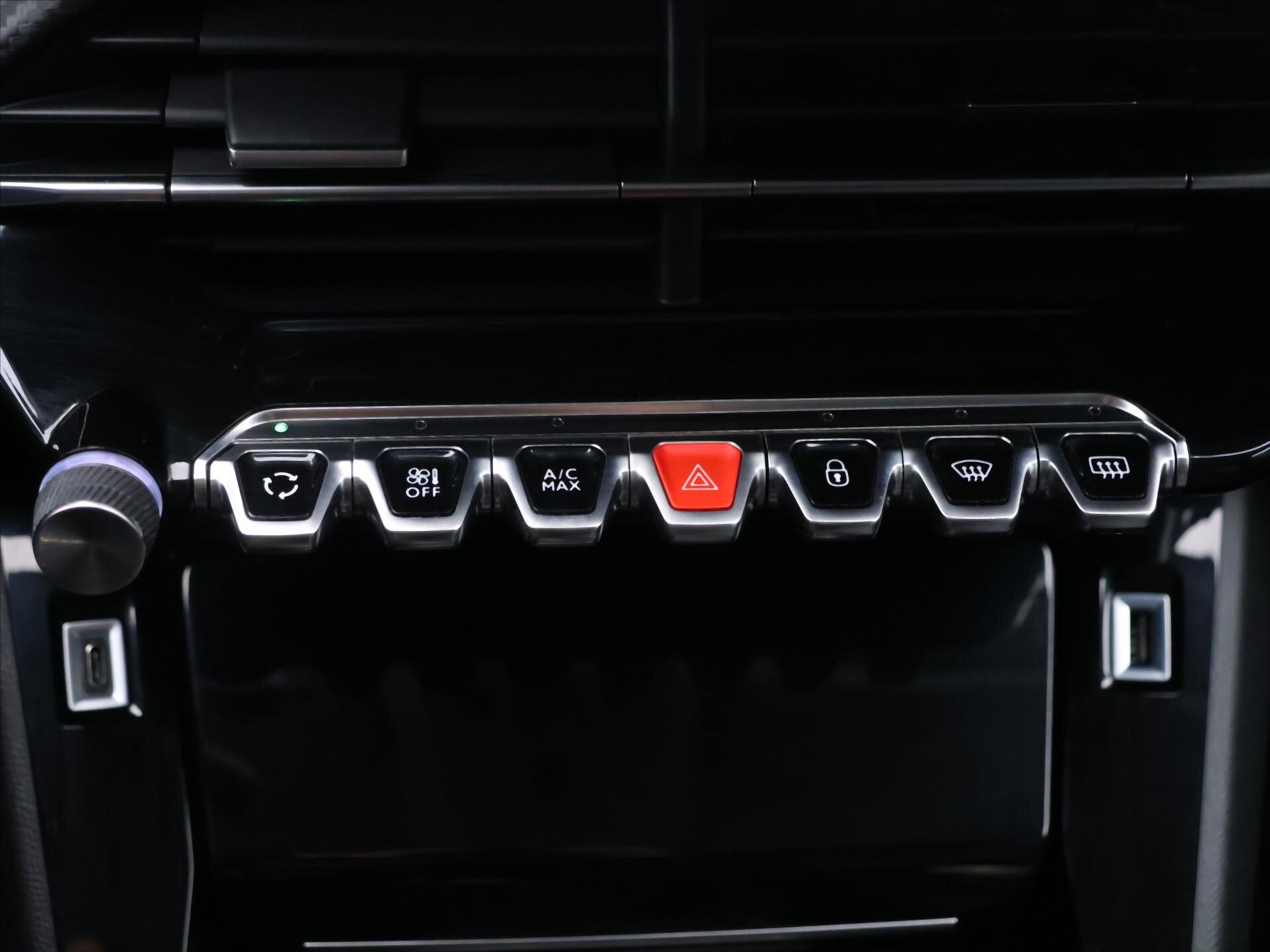 Peugeot 208 Hatchback 1,2 l 74 kw