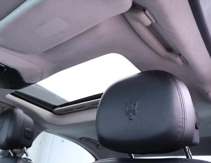 Maserati Ghibli Sedan 3,0 l 302 kw