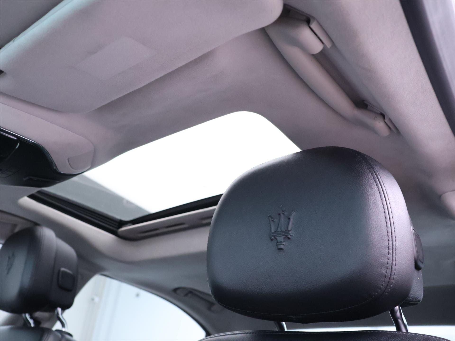 Maserati Ghibli Sedan 3,0 l 302 kw