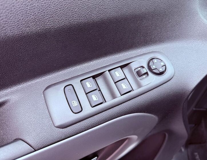 Toyota ProAce City 12