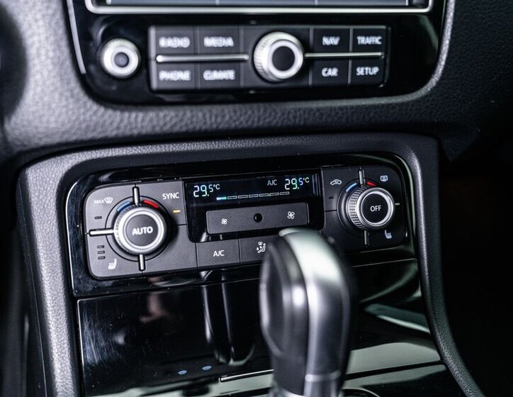 Volkswagen Touareg SUV / Terénní 3,0 l 193 kw