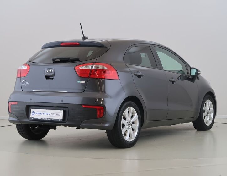 KIA Rio 5