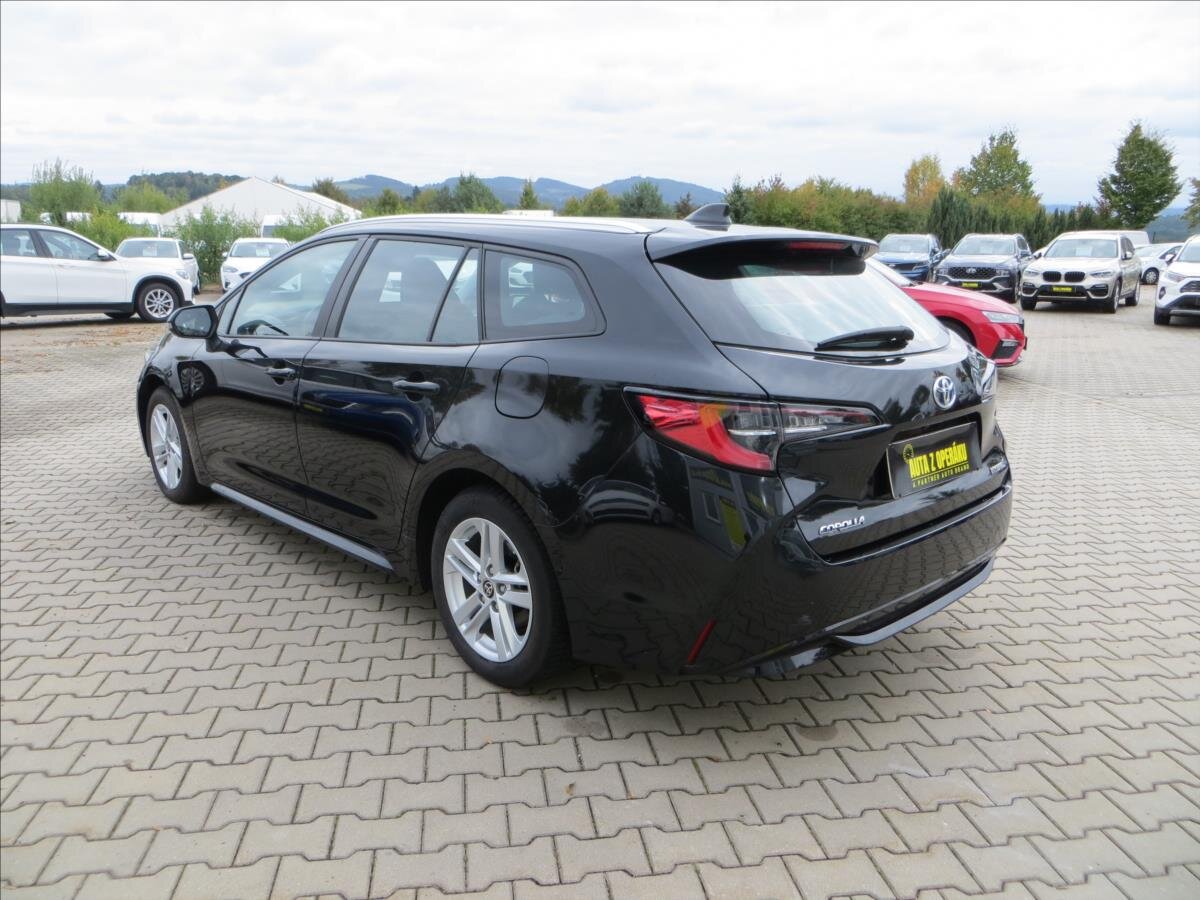 Toyota Corolla Kombi 2,0 l 112 kw