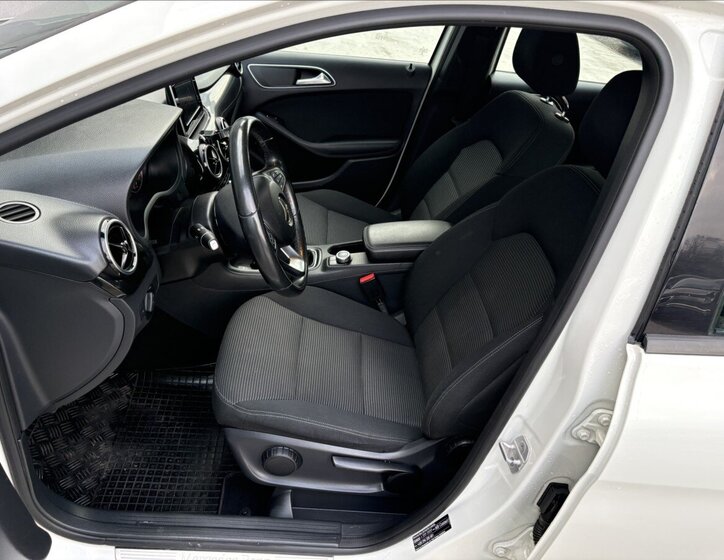 Mercedes-Benz Třídy B Kombi 1,5 l 80 kw