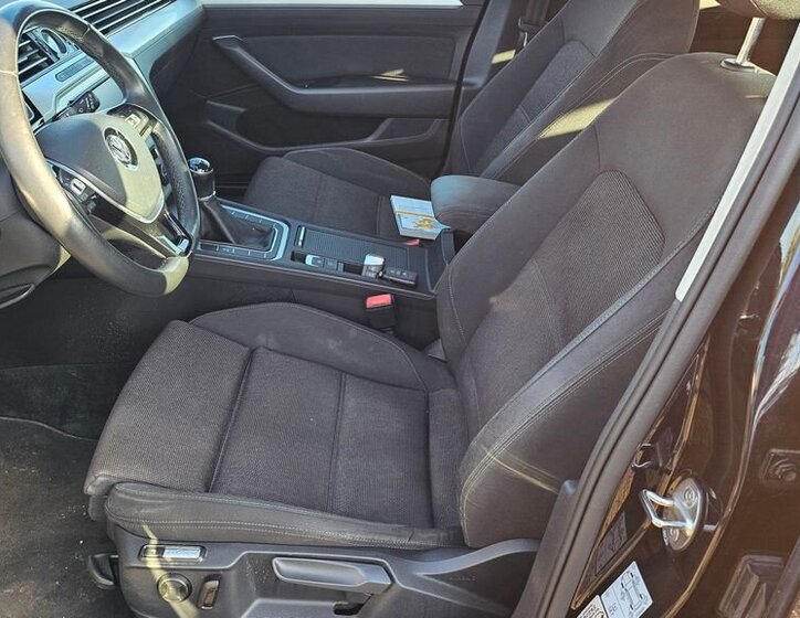 Volkswagen Passat Kombi 1,6 l 88 kw