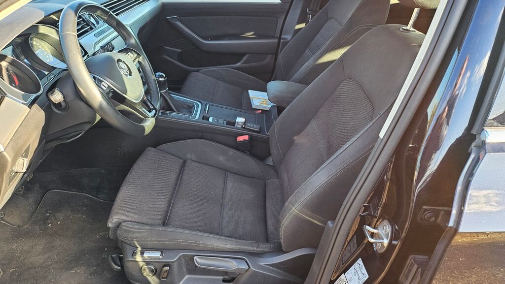 Volkswagen Passat Kombi 1,6 l 88 kw