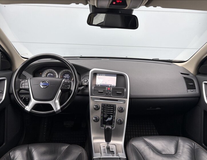 Volvo XC60 SUV 2,4 l 120 kw