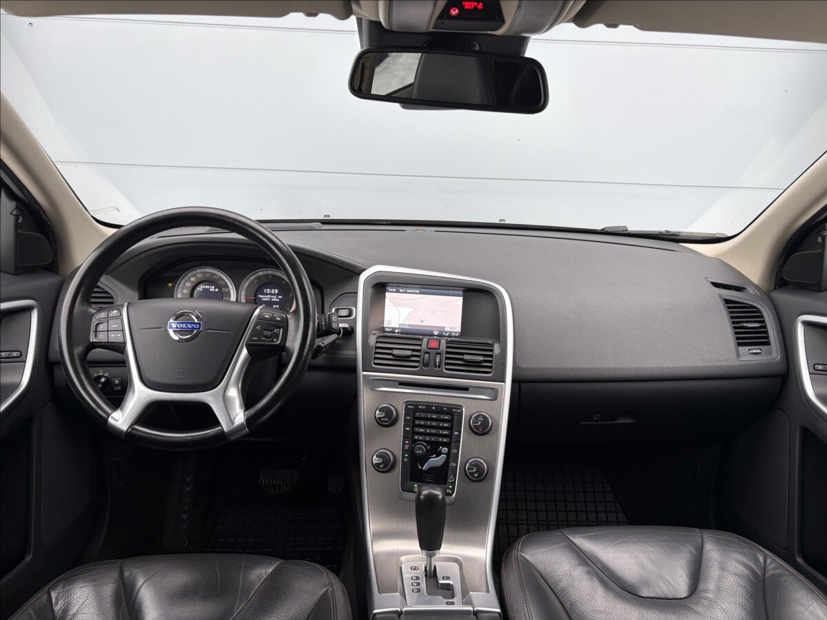 Volvo XC60 SUV 2,4 l 120 kw