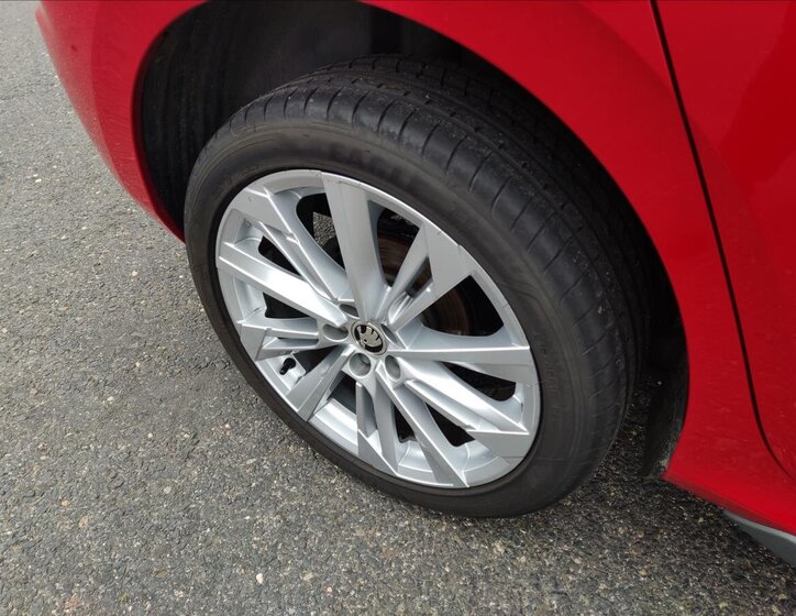 Škoda Kamiq SUV 999,0 85 kw