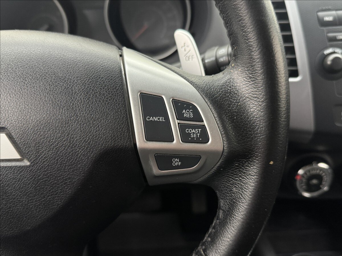 Mitsubishi Outlander SUV / Terénní 2,2 l 115 kw