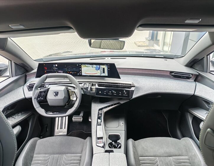 Peugeot 5008 SUV / Terénní 1,2 l 107 kw