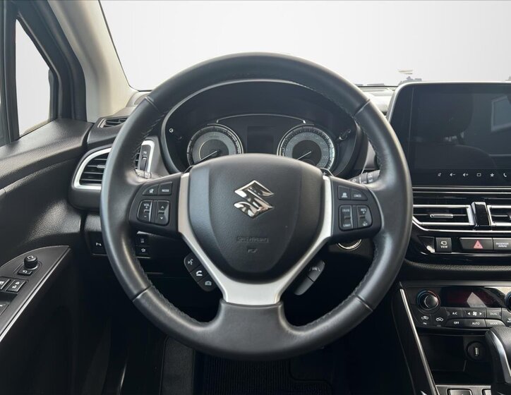 Suzuki S-Cross SUV 1,5 l 75 kw