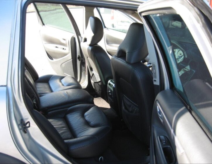 Volvo XC70 Kombi 2,4 l 120 kw