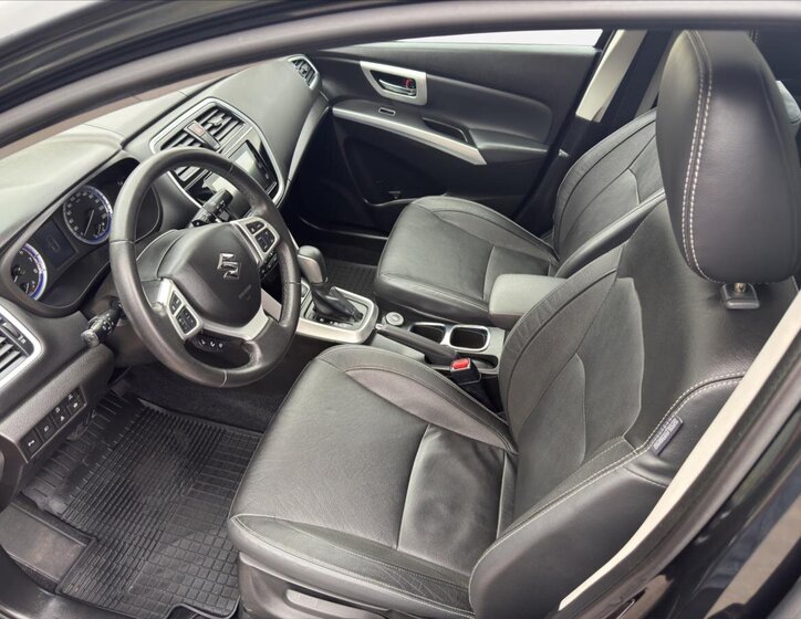 Suzuki SX4 S-Cross SUV / Terénní 1,4 l 103 kw