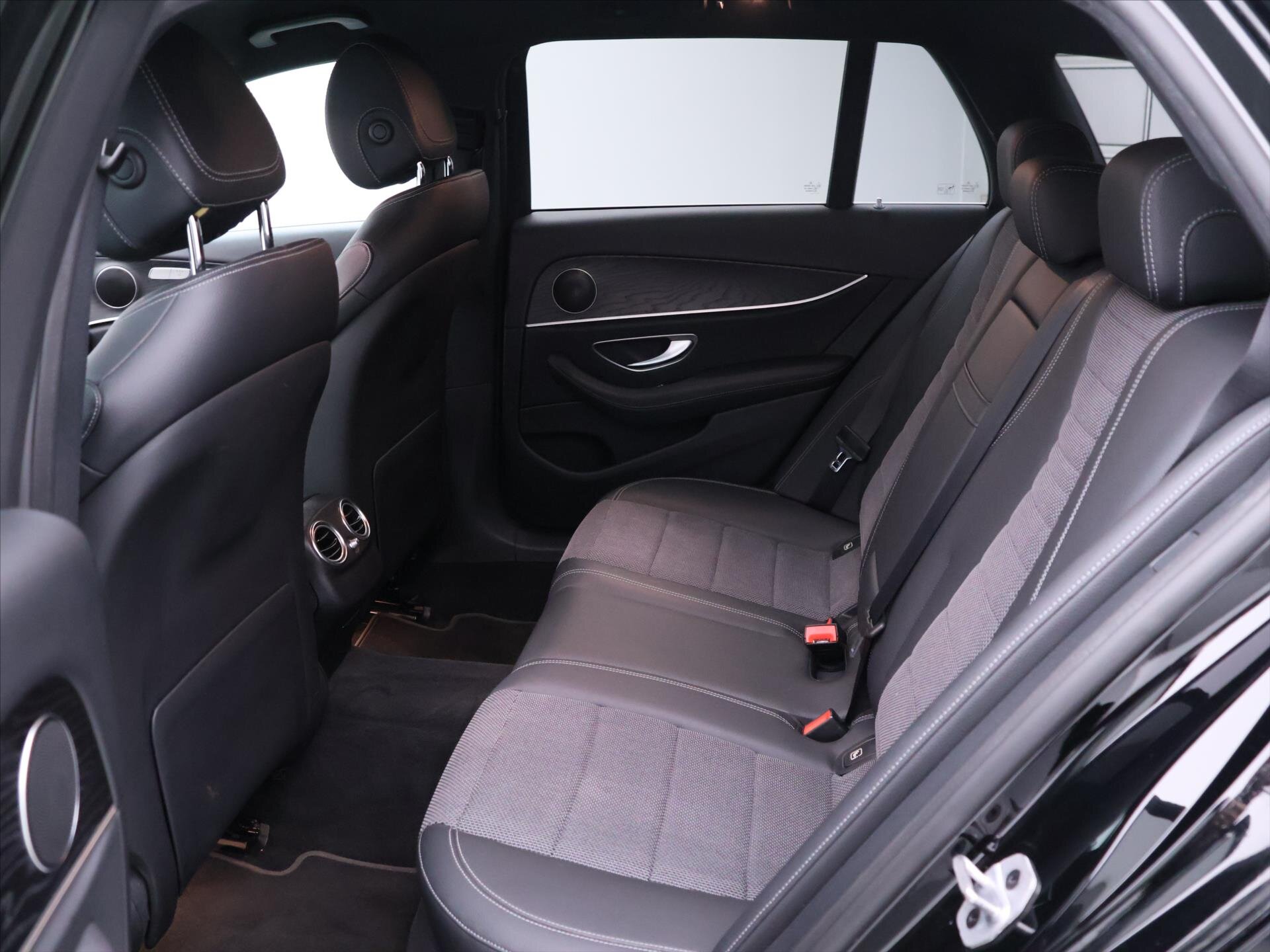 Mercedes-Benz Třídy E Kombi 2,0 l 143 kw