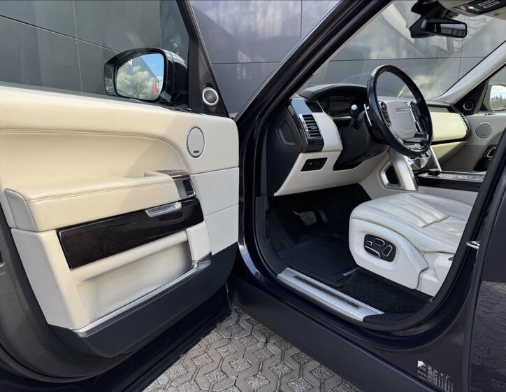 Land Rover Range Rover SUV / Terénní 4,4 l 250 kw