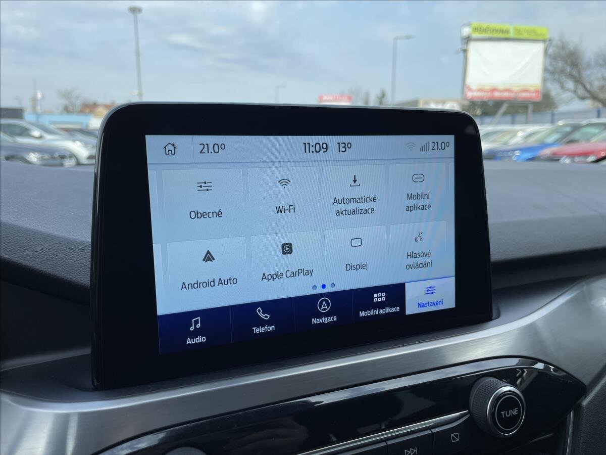 Ford Kuga SUV / Terénní 1,5 l 88 kw