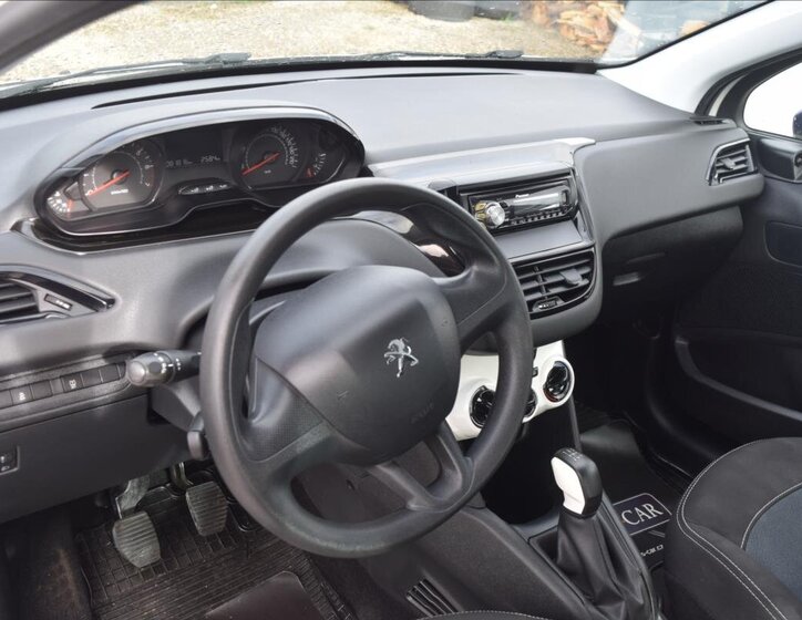 Peugeot 208 16