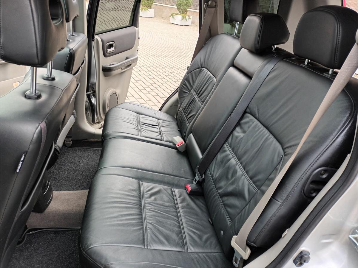 Nissan X-Trail SUV / Terénní 2,5 l 121 kw