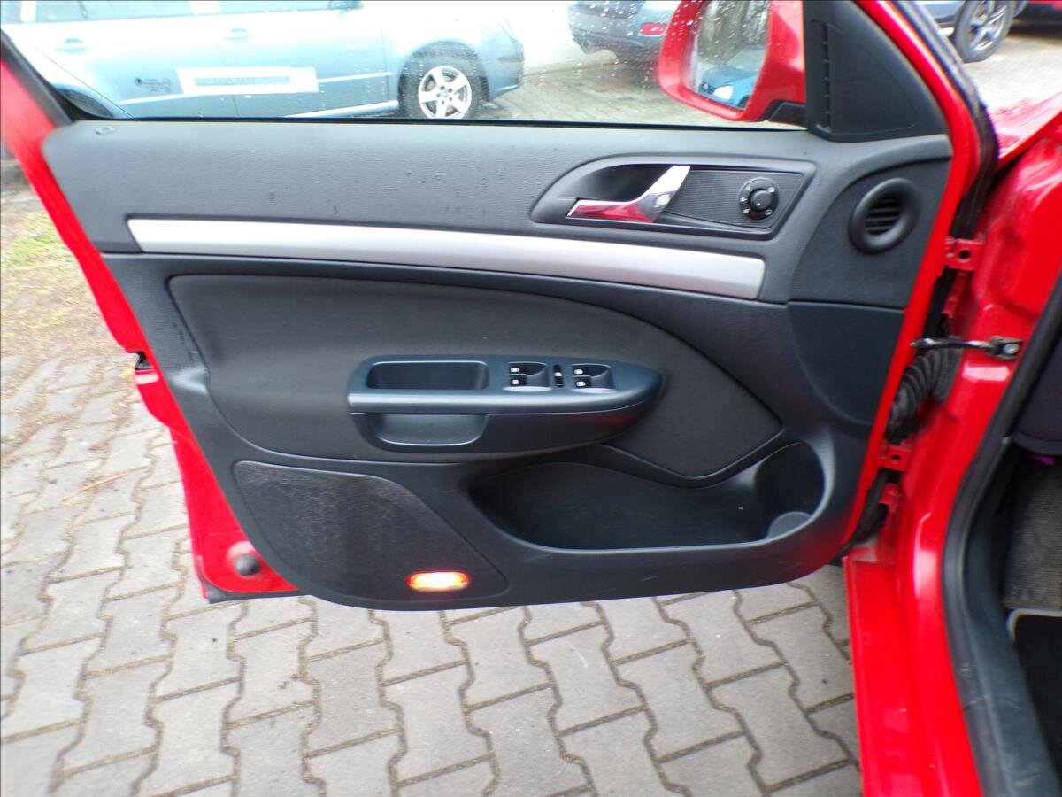 Škoda Octavia Kombi 2,0 l 103 kw