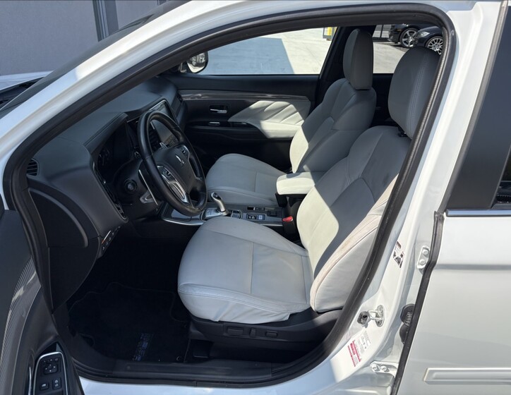 Mitsubishi Outlander 19