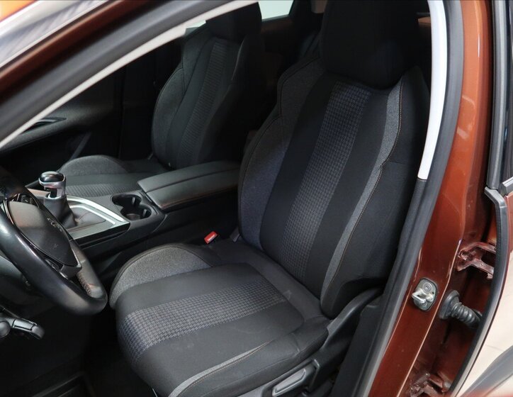 Peugeot 3008 MPV 1,2 l 96 kw