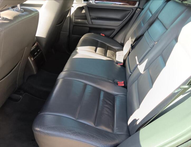 Volkswagen Touareg 19