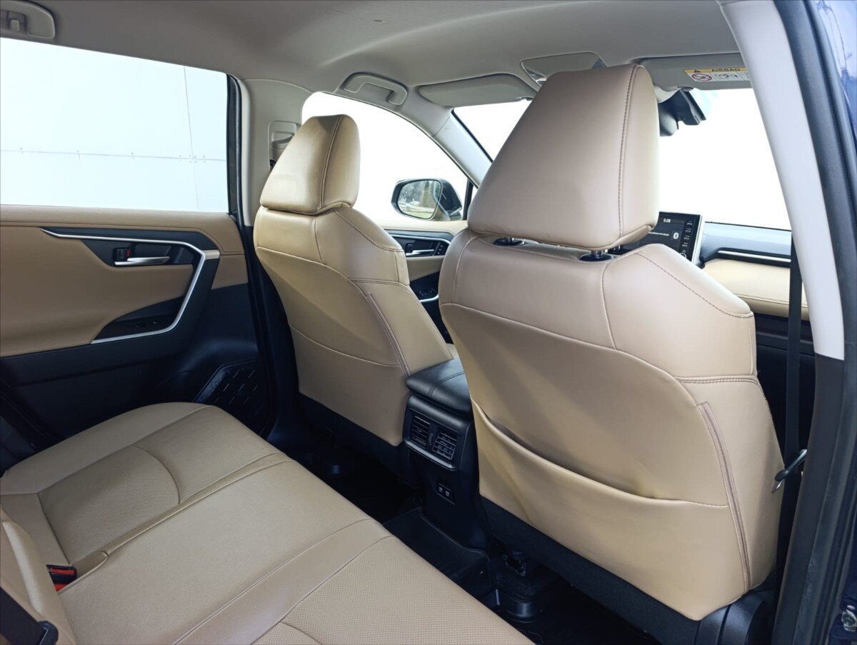 Toyota RAV4 SUV 2,5 l 131 kw