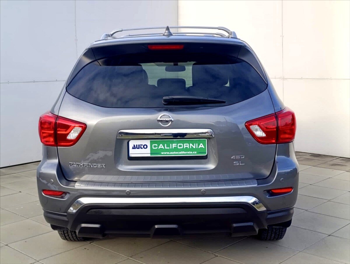 Nissan Pathfinder SUV / Terénní 3,5 l 212 kw