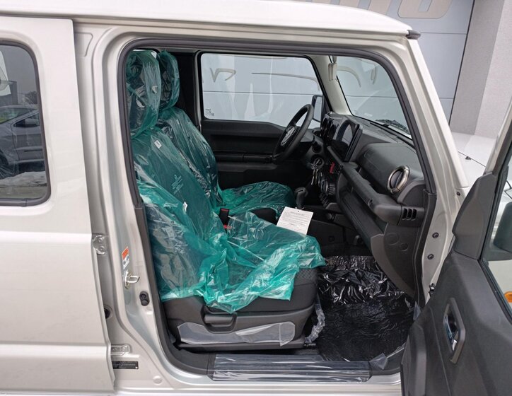 Suzuki Jimny SUV 1,5 l 75 kw