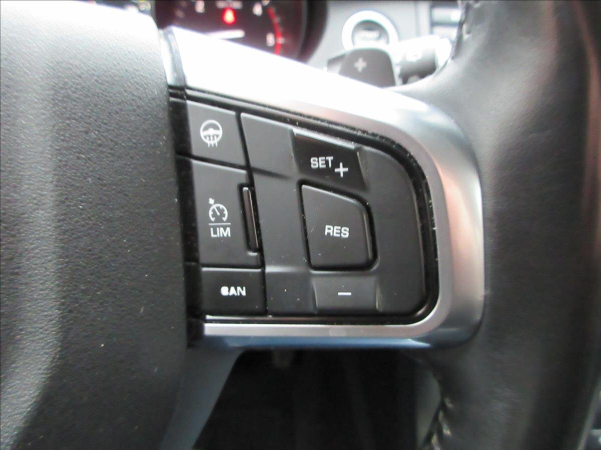 Land Rover Discovery Sport SUV 2,0 l 132 kw