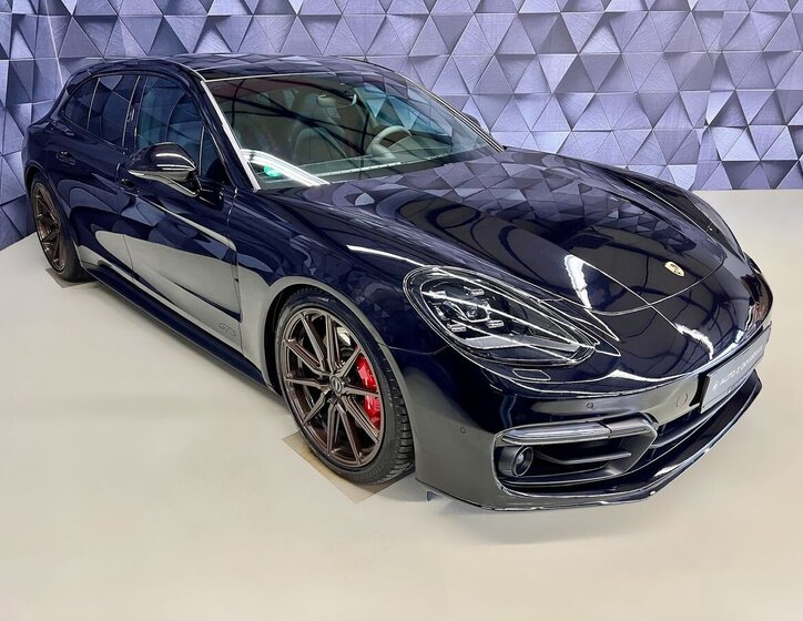 Porsche Panamera 4