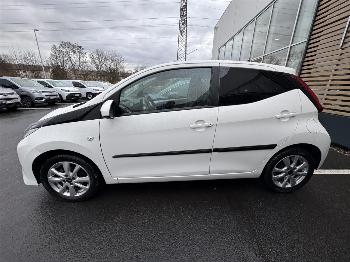 Toyota Aygo Hatchback 998,0 53 kw
