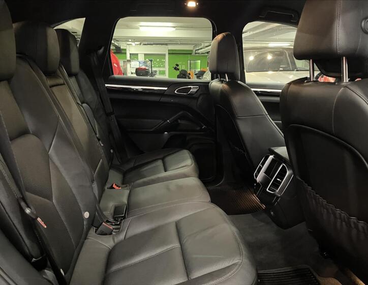 Porsche Cayenne 10