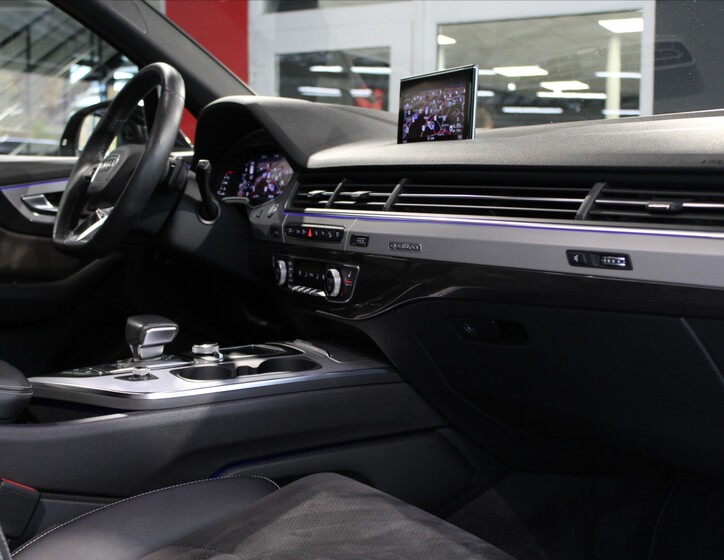 Audi Q7 27